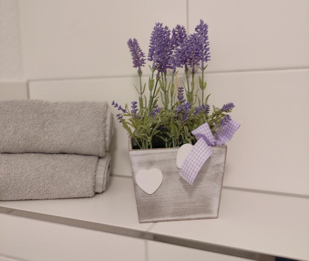 2 Zimmerwohnung In Bietingen กอทท์มาดิงเกน ภายนอก รูปภาพ